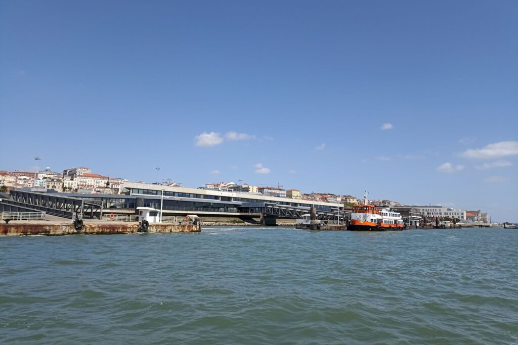 Estação fluvial do Cais do Sodré - BeLocal Sailing tours Lisbon Portugal